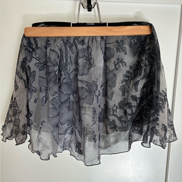 Elegant Black Lace Look Maldire Ballet Mini Skirt - Picture 5 of 9